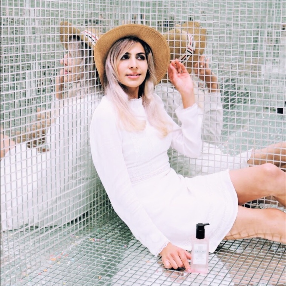 Magnolia Lace Long Sleeve Dress In White - Picture 2 of 8